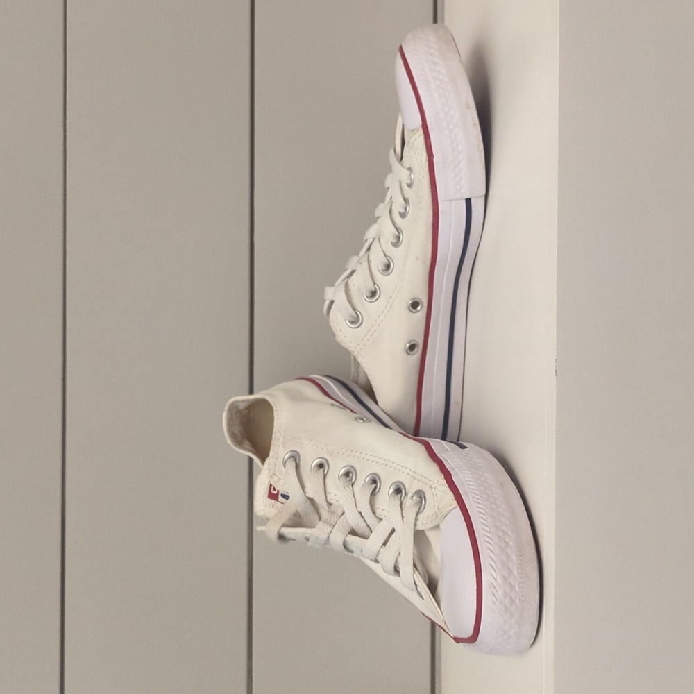 Converse Chuck Taylor All Star size 7.5